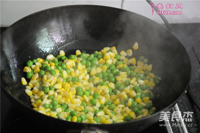 玉米青豆炒胡萝卜粒的做法