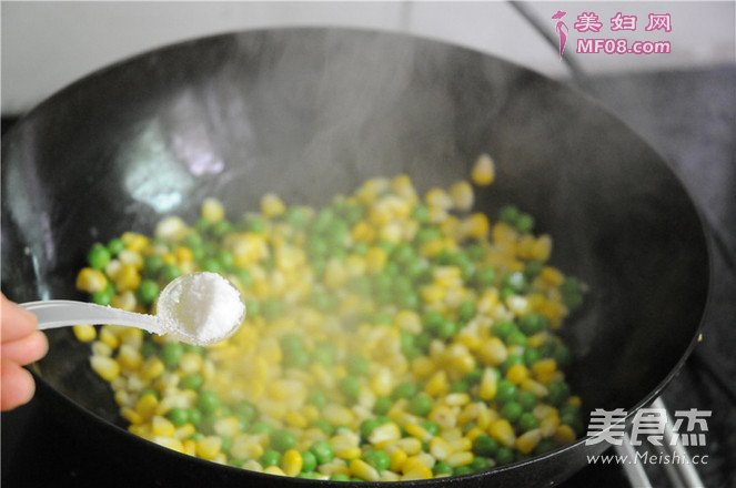玉米青豆炒胡萝卜粒的做法