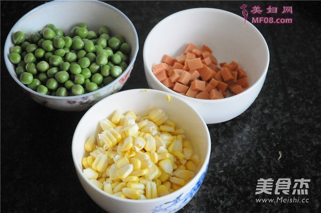 玉米青豆炒胡萝卜粒的做法