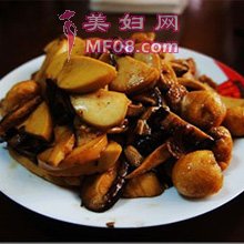 香菇素鸡炒肉的做法