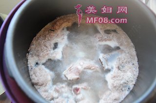清爽排骨瓠瓜汤的做法步骤：4
