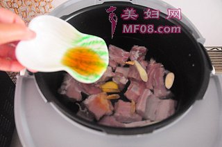 清爽排骨瓠瓜汤的做法步骤：5