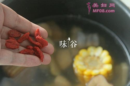 猴头菇猪骨汤的做法