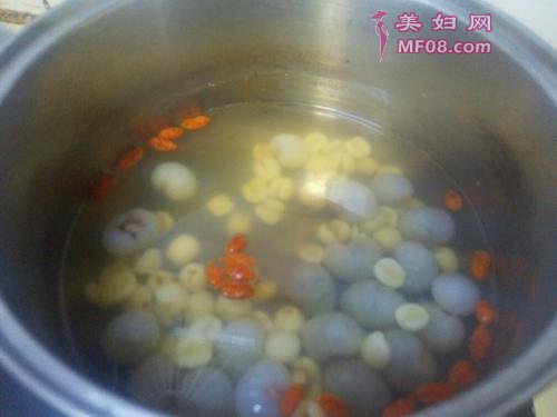 桂圆莲子汤的做法