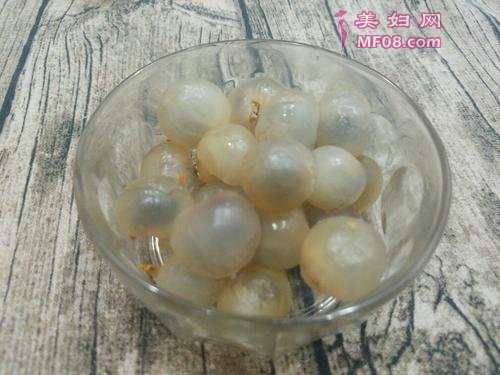 桂圆莲子汤的做法