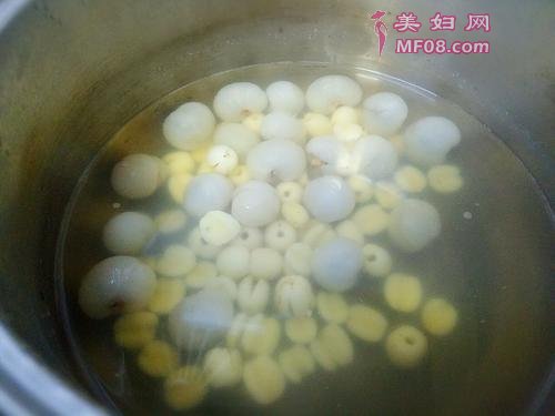 桂圆莲子汤的做法