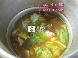 圆白菜牛排骨汤 的做法步骤：9