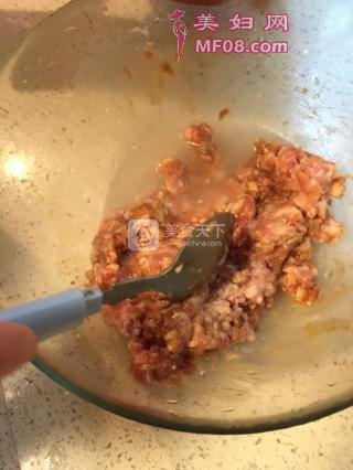 丝瓜丸子汤的做法步骤：2