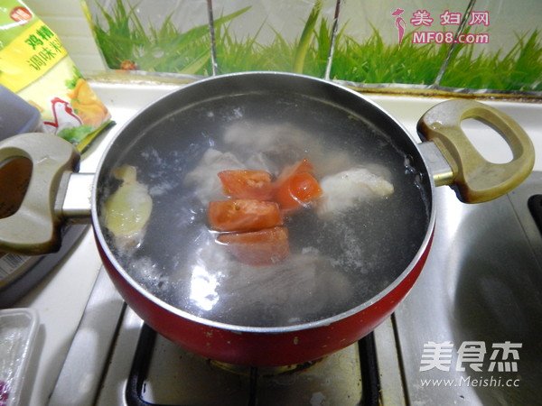 西红柿山药大骨汤的做法