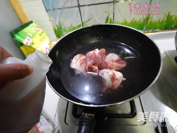 西红柿山药大骨汤的做法