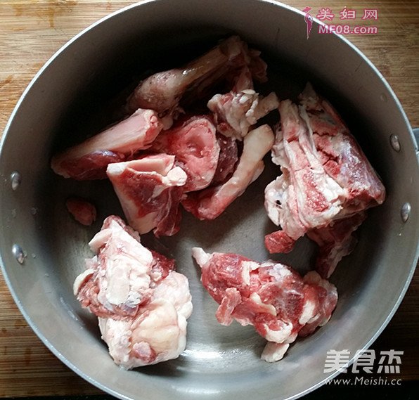 羊骨山药汤的做法