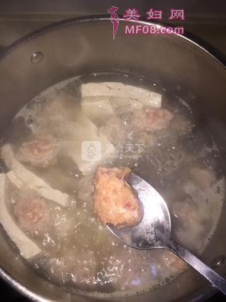 Բ