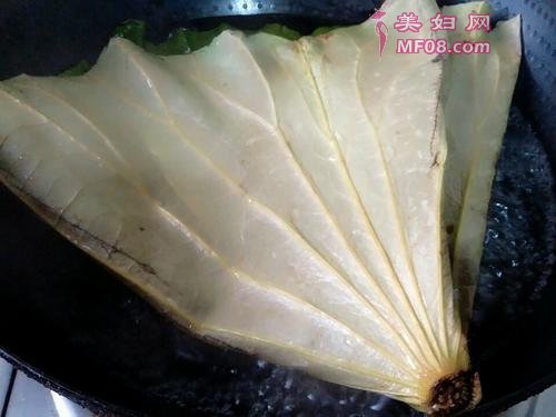 荷叶糯米饭的做法