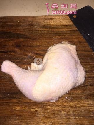 照烧鸡腿饭的做法步骤：2