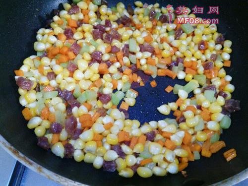 蔬菜玉米腊肠粒的做法