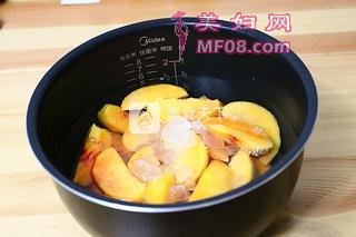 最应季、零添加的黄桃罐头的做法步骤：4