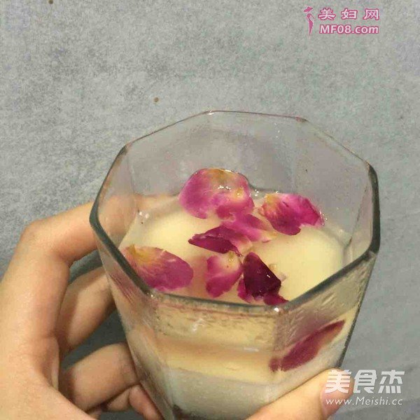 蜂蜜玫瑰奶冻的做法
