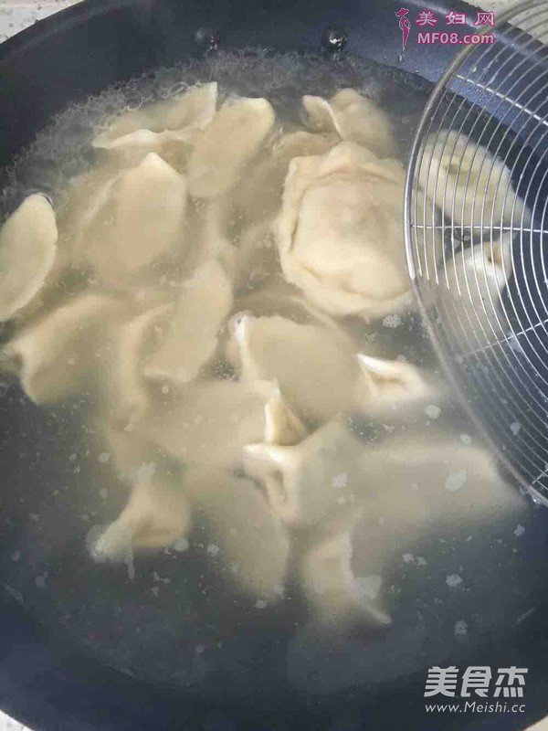 肉馅的大饺子的做法