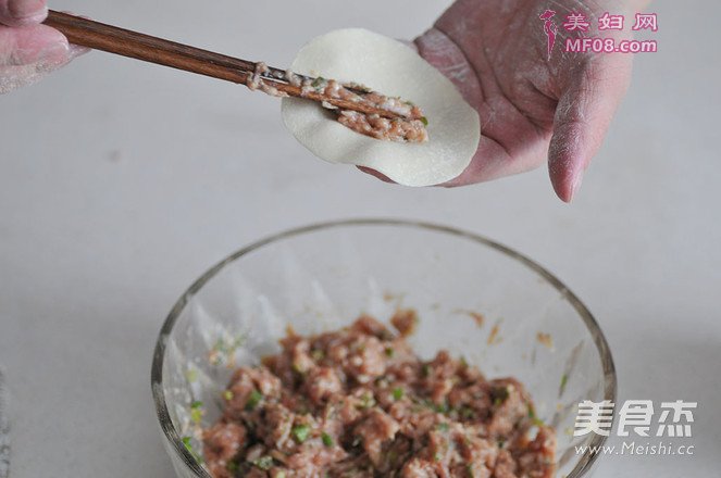 焦香猪肉锅贴的做法