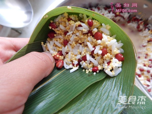 小米红豆粽子的做法
