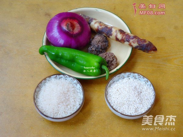 香菇腊肠焖饭的做法