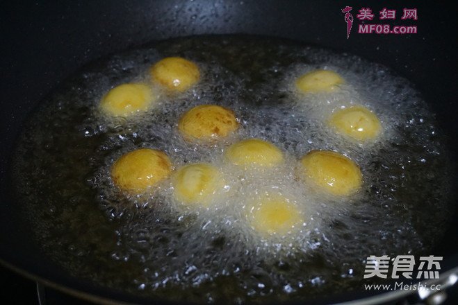 吃不够的椰香红薯球的做法
