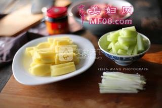 干锅香辣牛蛙