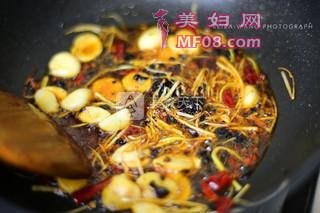 干锅香辣牛蛙