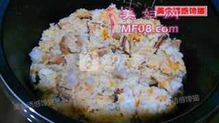 排骨芋头香菇焖饭