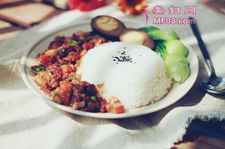 沙茶卤肉饭