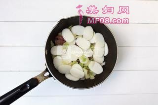 腊肠炒年糕
