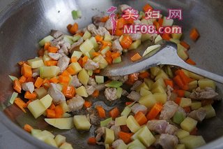 黄咖喱鸡肉饭