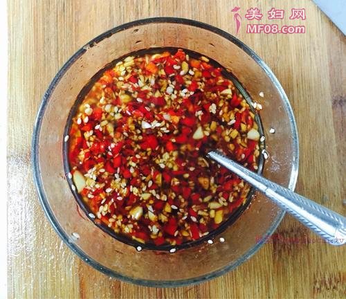 凉拌皮蛋豆腐的做法