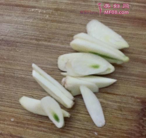 芹菜豆干的做法