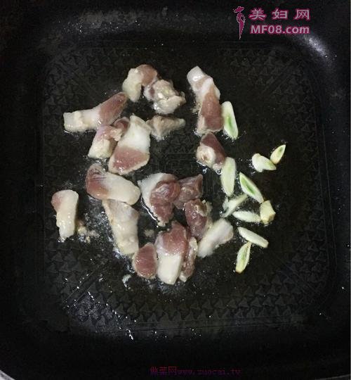 芹菜豆干的做法