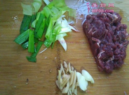 花椰菜炒牛肉的做法