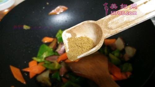 腊肉炒青椒的做法