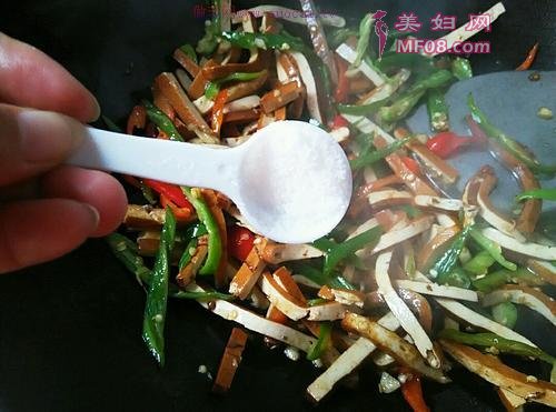 辣椒炒豆干的做法