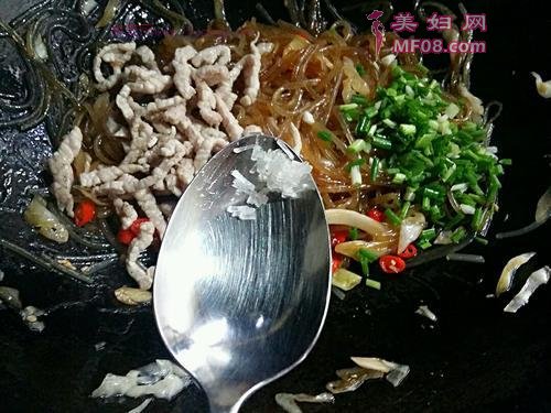 泡菜苕粉肉丝（酸辣版）的做法