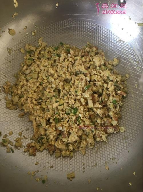 重阳笋炒鸡蛋的做法