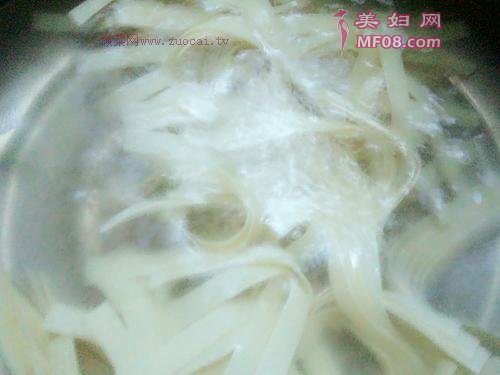 韭菜木耳炒千张的做法