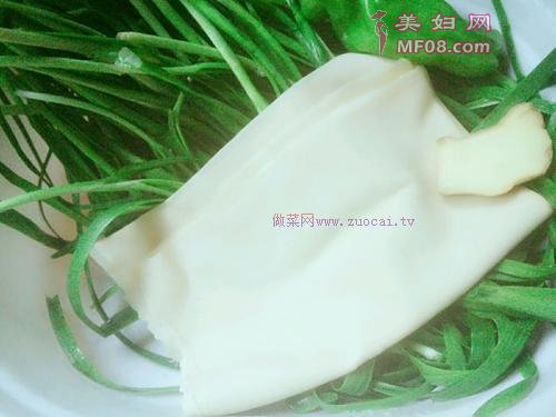 韭菜木耳炒千张的做法