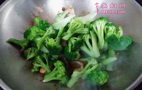  豆豉炝炒西兰花的做法