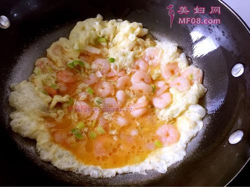虾仁滑蛋的做法