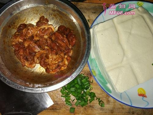豆腐炒肉的做法