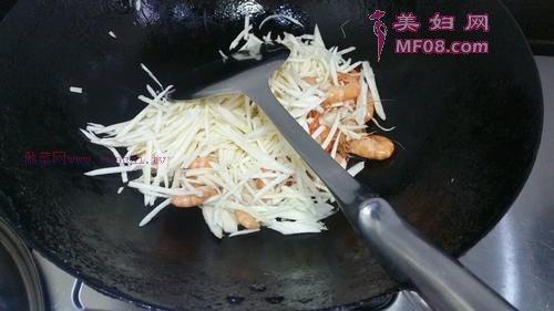河虾炒茭白的做法