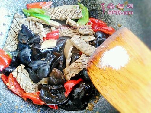 木耳炒腰花的做法