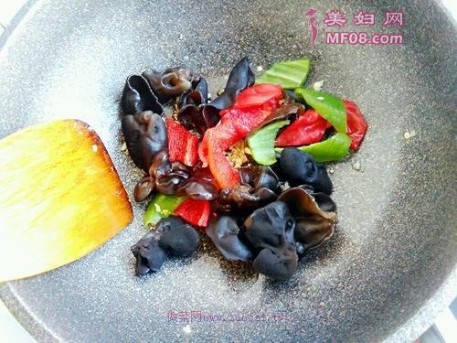 木耳炒腰花的做法