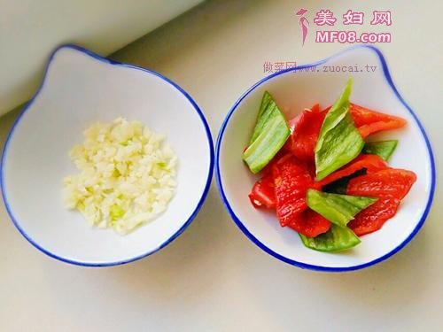 木耳炒腰花的做法