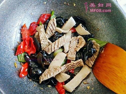 木耳炒腰花的做法